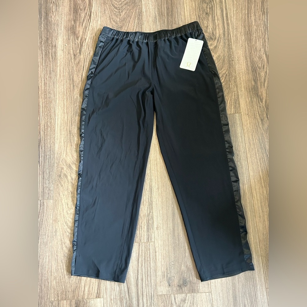 lululemon athletica Black rise & shine trousers Sz 10 NWT
